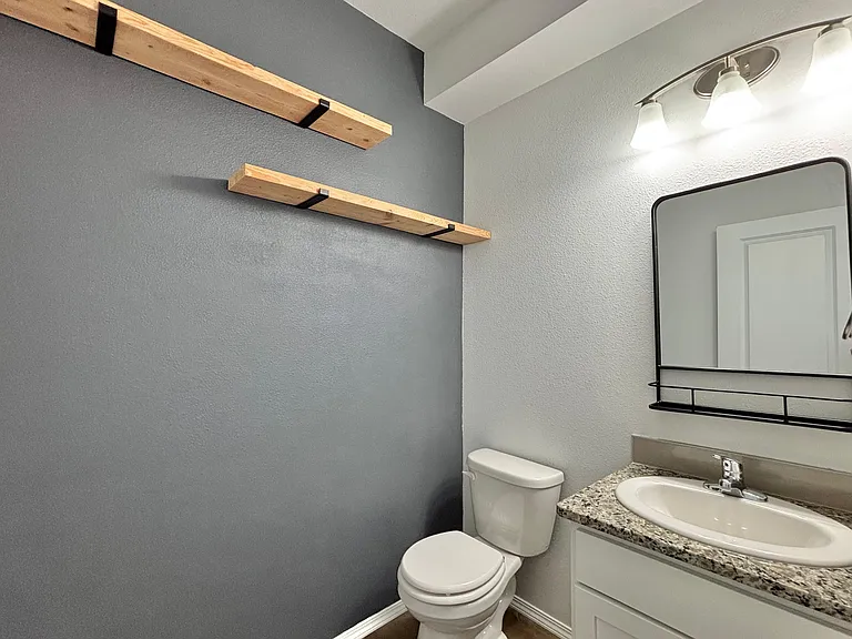 8316 N James Ct — Photo 3