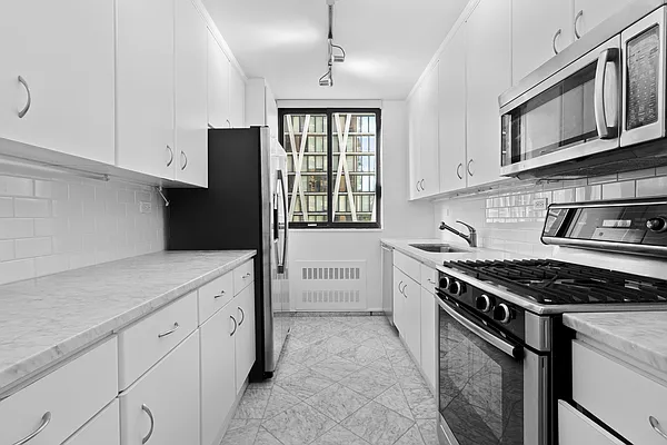 Rented by Mirador Real Estate | media 9