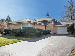 425 Brook Ln, Glenview, IL 60025