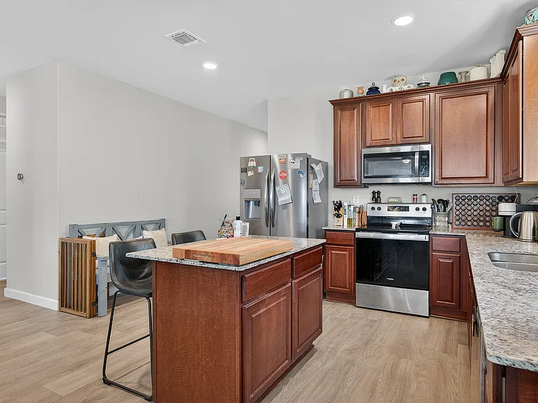 7001 Lions Park — Photo 10