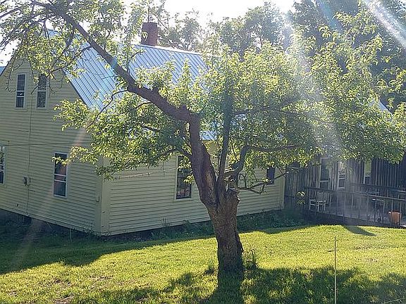 3rd image of 575 Somers Rd