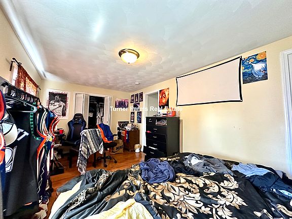 4th image of 10 Evergreen Ave #2R