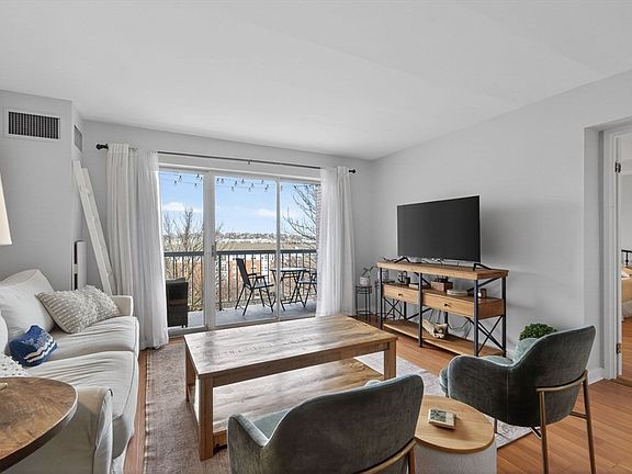 3rd image of 200 Captains Row APT 408