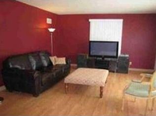 3270 N 94th St, Milwaukee, WI 53222