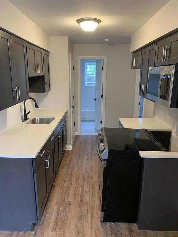 2 bed, 1.0 bath, $2,025 — Photo 1