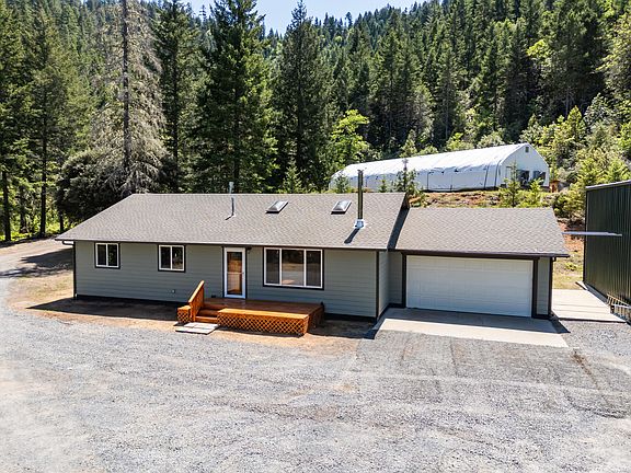 3rd image of 2573 Reeves Creek Rd