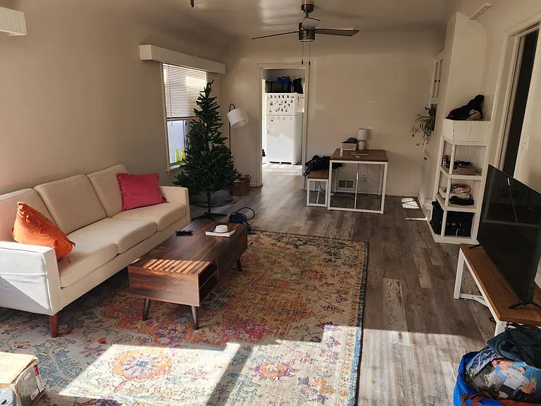 107 N 200 E — Photo 1