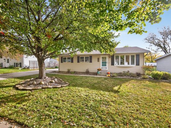 3780 Willow Heights Dr SW, Rochester, MN 55902