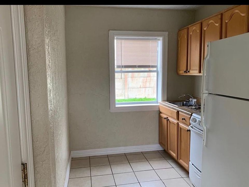 1st image of 905 E Fayle St APT 2