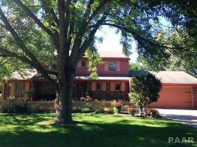 2901 W Winterberry Ln, Peoria, IL, 61604