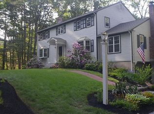 17 W Pine Dr, Walpole, MA 02081