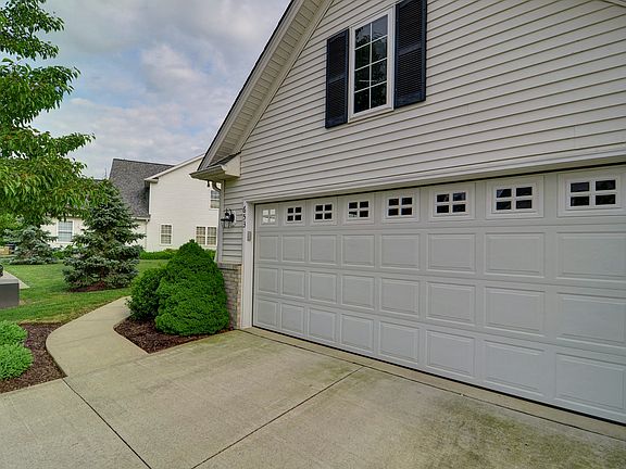 3rd image of 653 Linsberry Ct