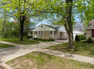 703 N Washington St, De Pere, WI 54115