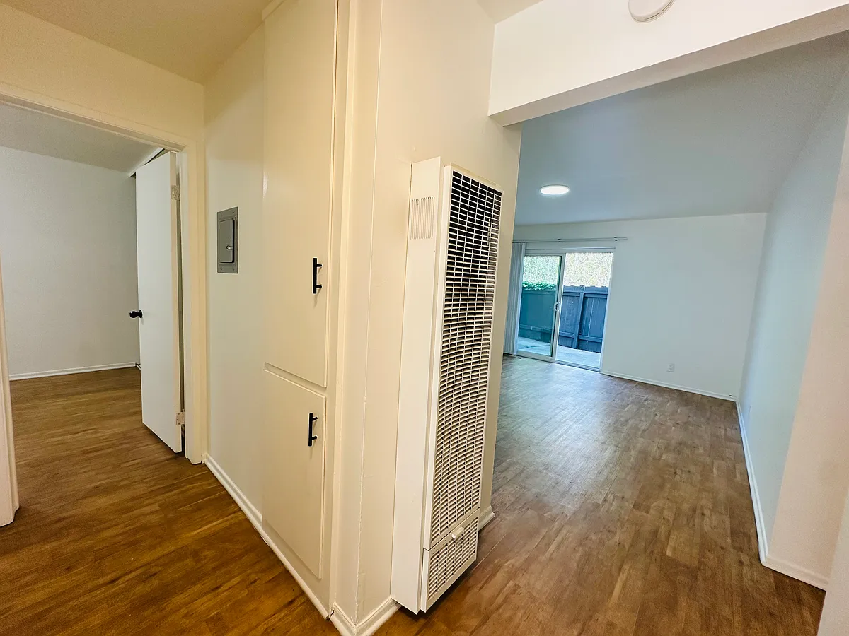 Building Photo - 201 Ladera St #3