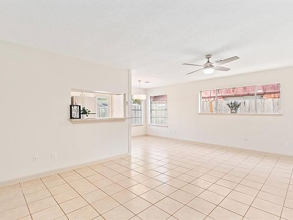 4th image of 1832 Oriole Dr