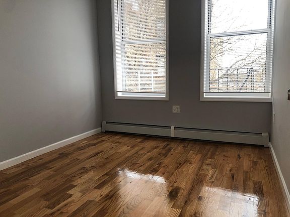 3rd image of 648 Coster St #5R