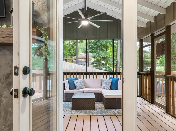 1066 Chateau Dr, Helena, AL 35080