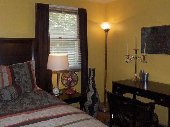 5th image of 1010 S 16th St APT 4
