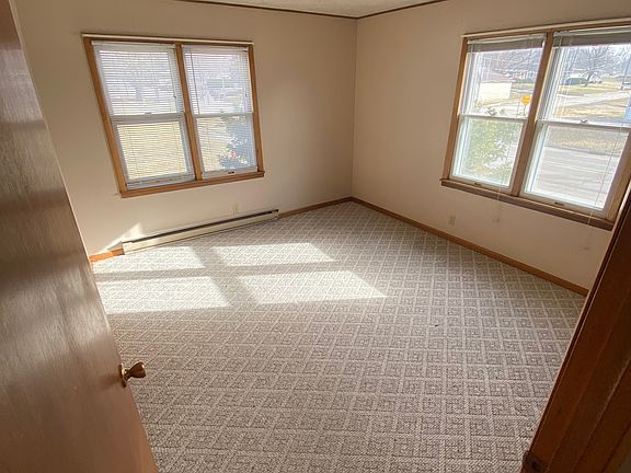 Large Bright Bedrooms with full length closets in each