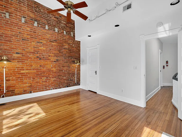 1427 Monroe St NW — Photo 28
