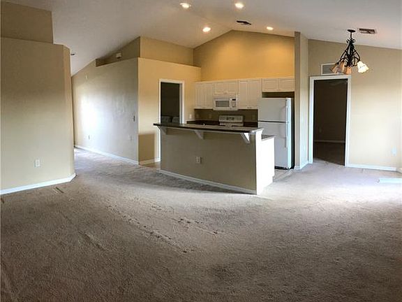 4th image of 813 Chapel Ave