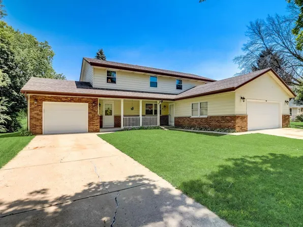 113 S Grandview Blvd, Waukesha, WI 53188