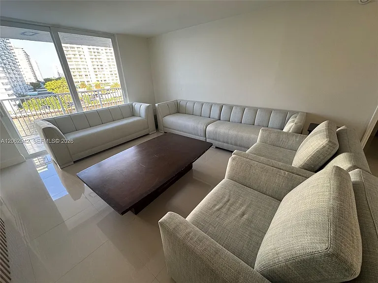 4000 NE 170th St #606 — Photo 7