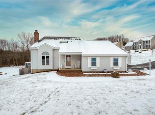 165 Valley Dr, Middletown, CT 06457