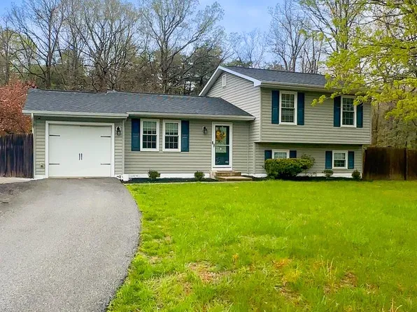2204 Holly Oak Ct, Waldorf, MD 20601
