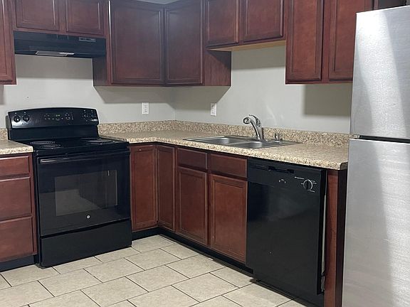4th image of 168 S Killarney Ln