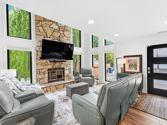 4th image of 4833 Arbor Cir