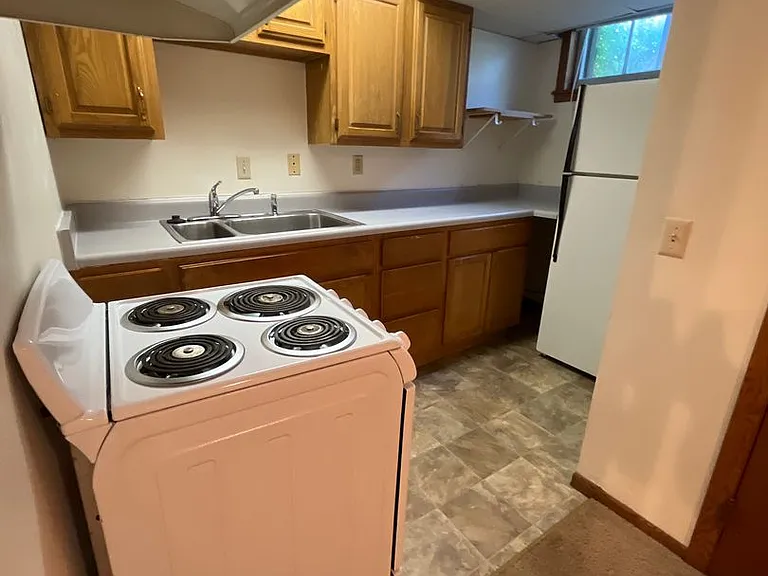 413-15 Paunack Pl — Photo 6