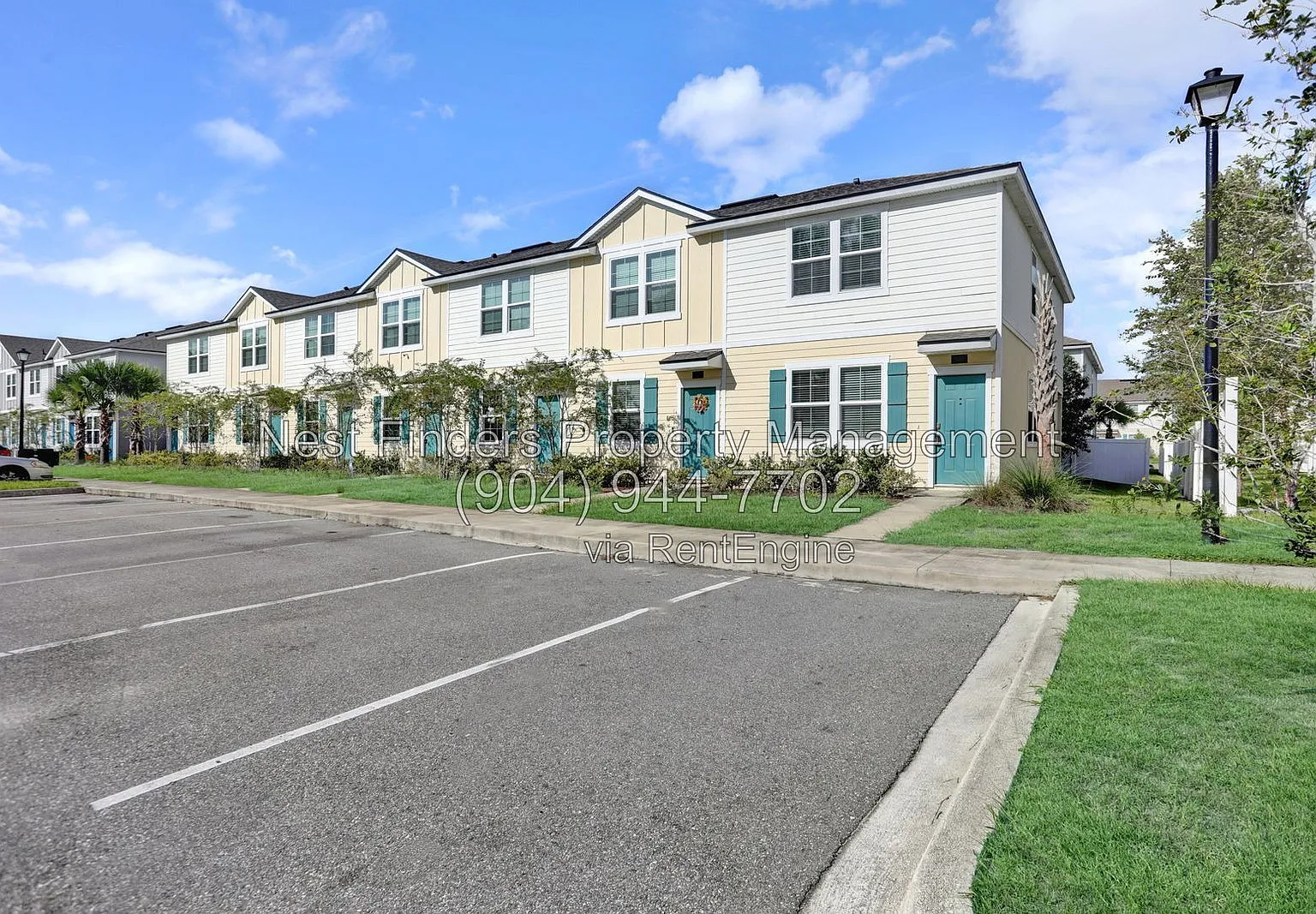 3 bed, 2.5 bath, 1337 sqft, $1,700 — Photo 1