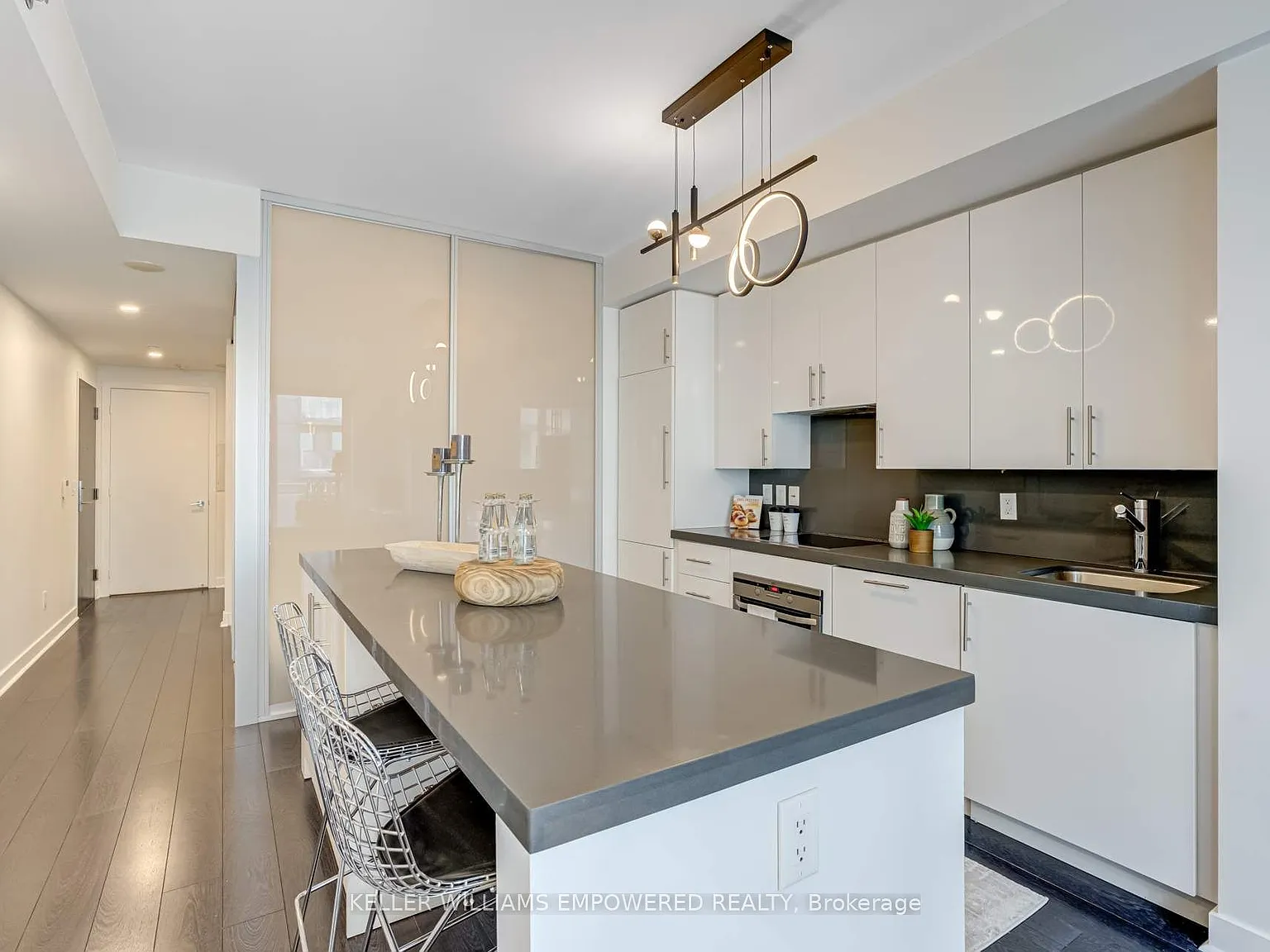 1 bed, $2,575 — Photo 4