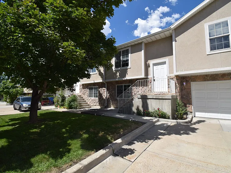 3174 S Lincoln St — Photo 2