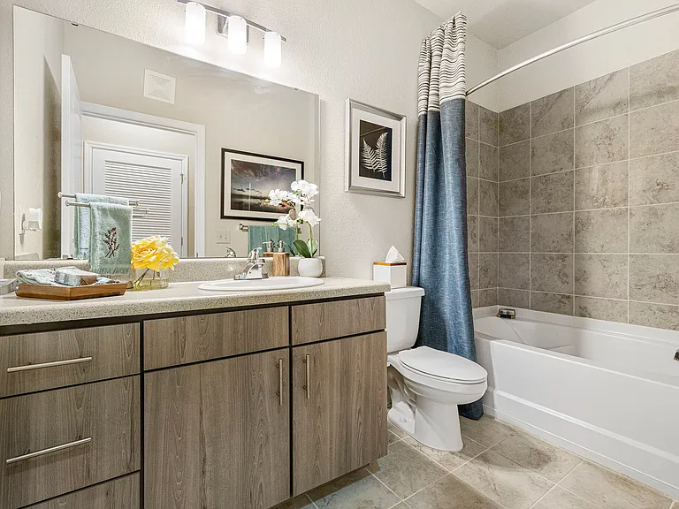 Broxton Bay Apartments — Photo 22