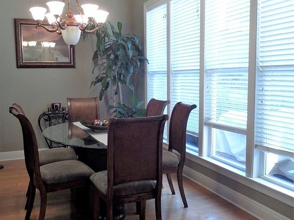 4th image of 10854 Woodland Oaks Dr