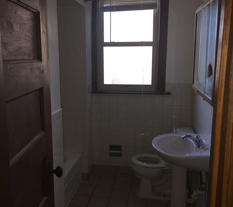 2nd image of 512 Wallace Ave APT 17