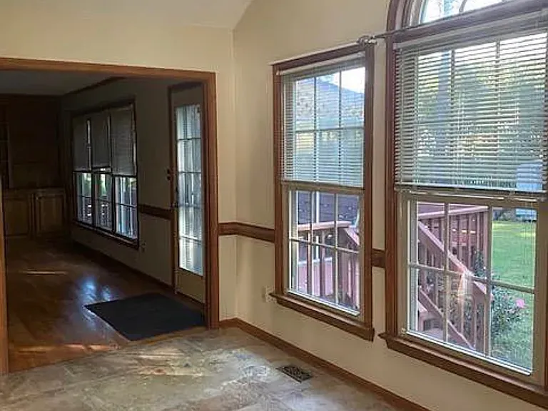 110 Melvins End — Photo 5