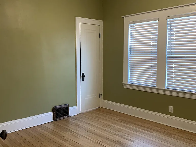 15009 Tudor Ave — Photo 11