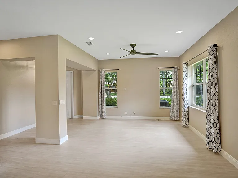 5779 NW 120th Ave — Photo 10