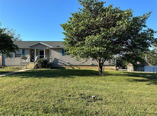 5 W 1st St, Gerald, MO 63037