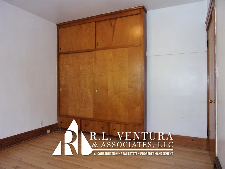 2418 Lasalle St #1/2 — Photo 12
