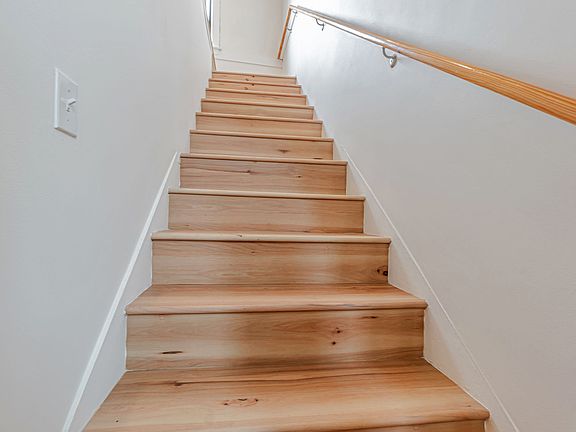 2nd image of 2884 Golden Gate Ave #2884