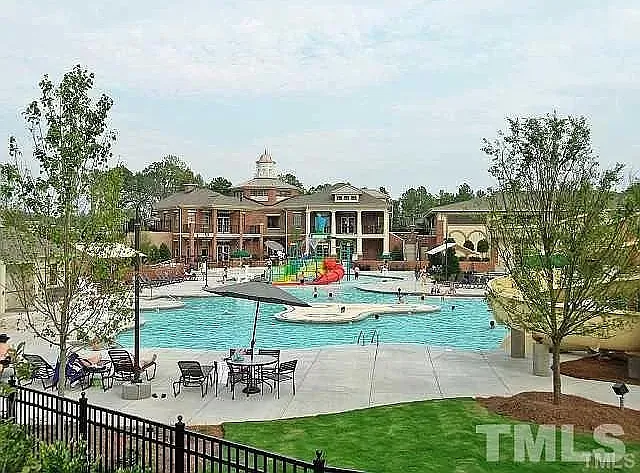 1061 Remington Oaks Cir — Photo 12