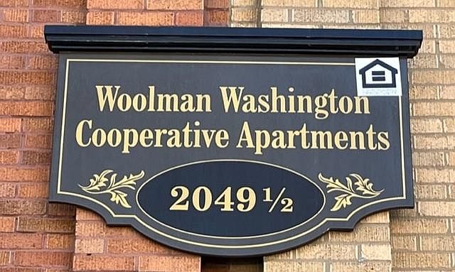 1st image of 2043 W Pierce Ave