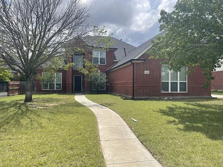 2911 Saint Jude Dr — Photo 1