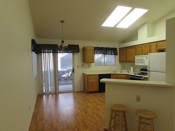 4th image of 1131 Adelman Dr