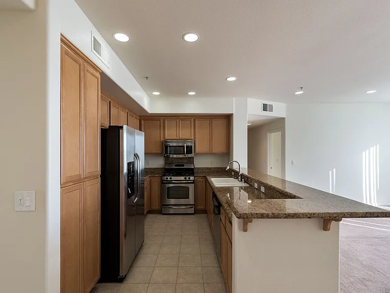 Glenoaks Villas — Photo 10