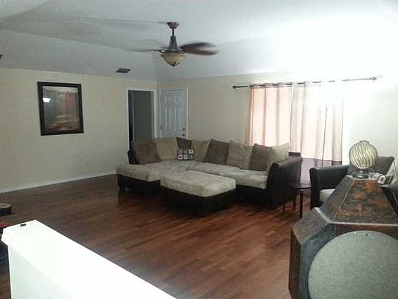 3rd image of 8011 Suzanne Way